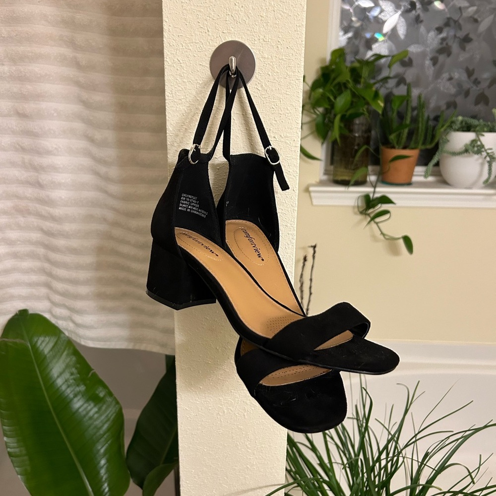 Women’s Elegant Black Heels